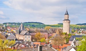 Altstadt von Idstein im Taunus mit Burg und Hexenturm im