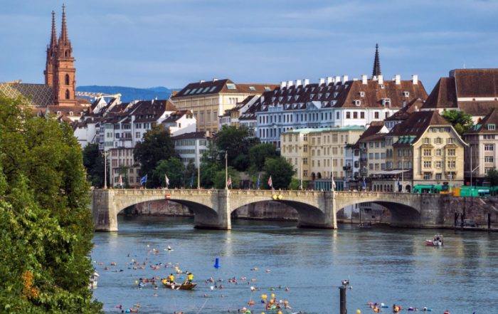 Rheinschwimmen in Basel