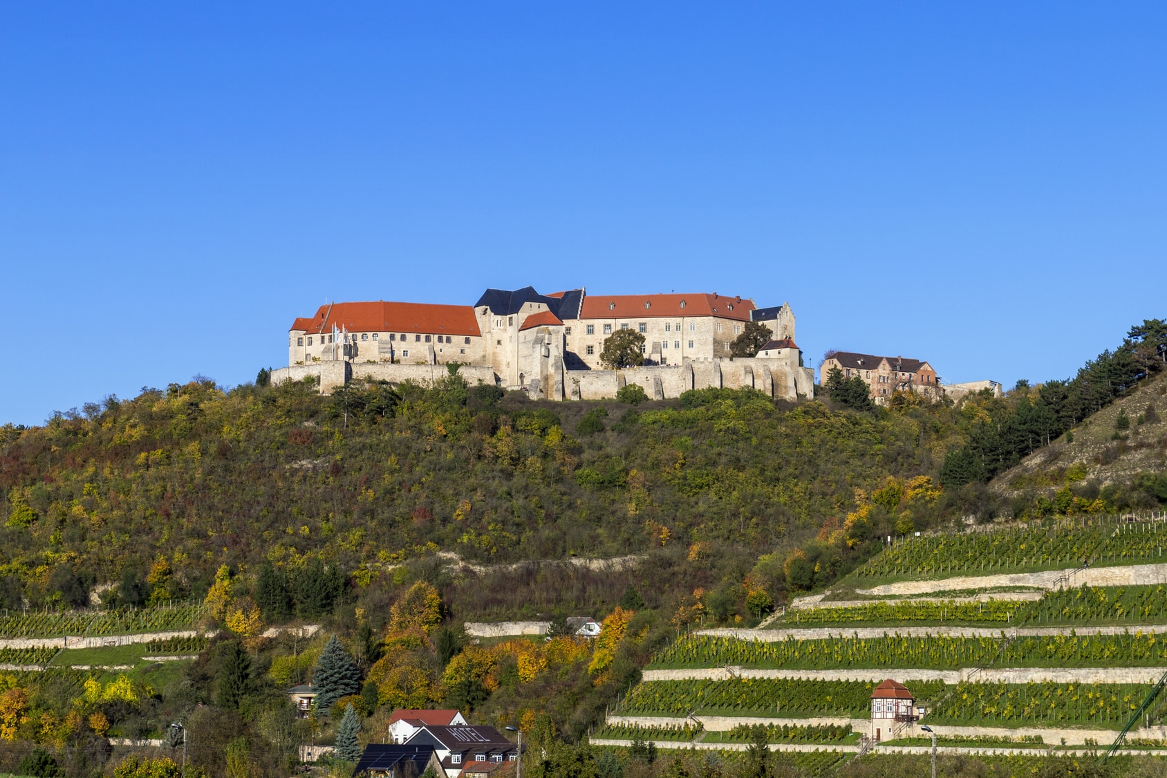 Schloss Neuenburg, Freyburg im Weinbaugebiet Saale-Unstrut