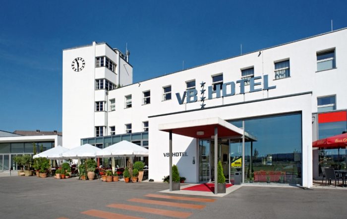 V8 HOTEL - MOTORWORLD Region Stuttgart