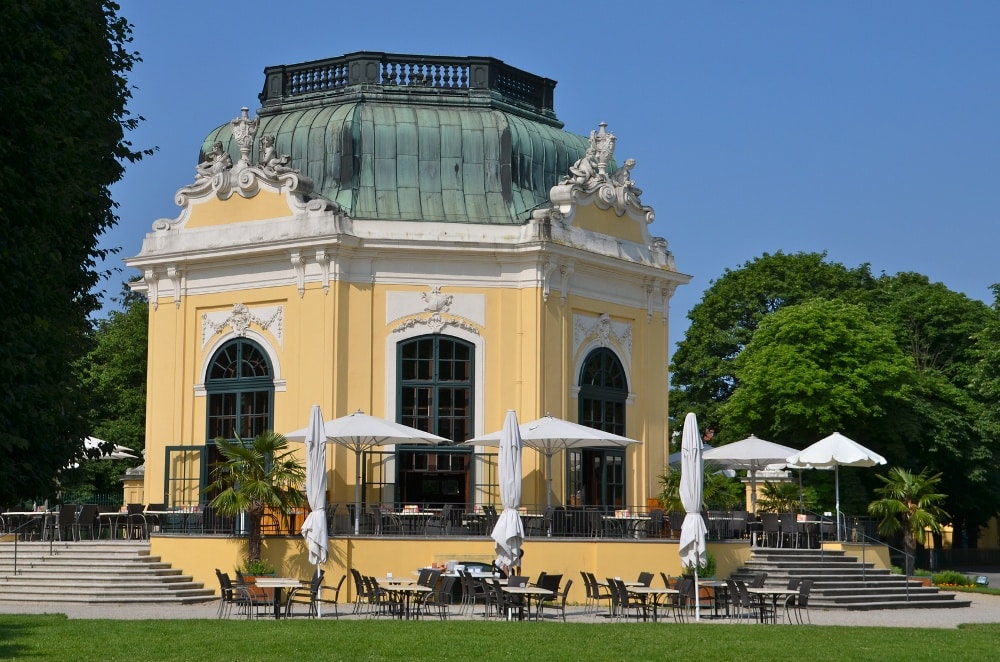 Pavillon im Schlosspark Schönbrunn bei Wien