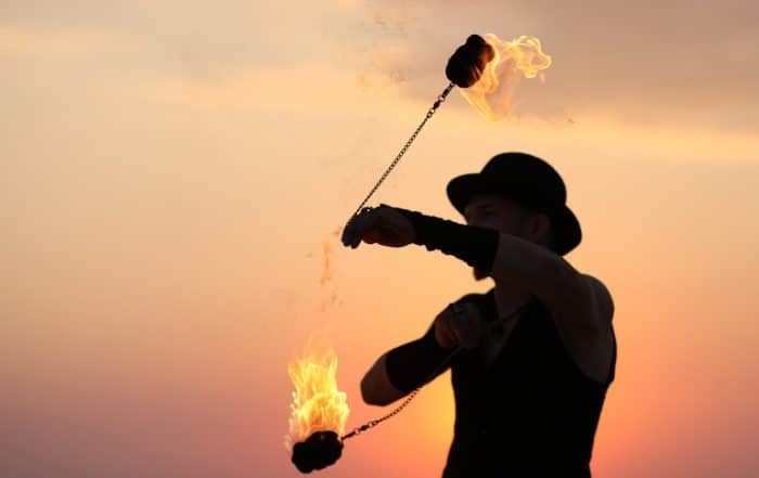 Poi Spinning am Strand
