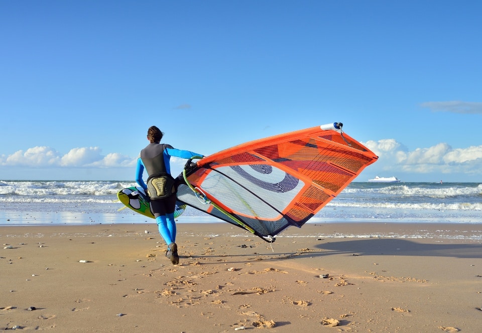 Windsurfer - Surfing