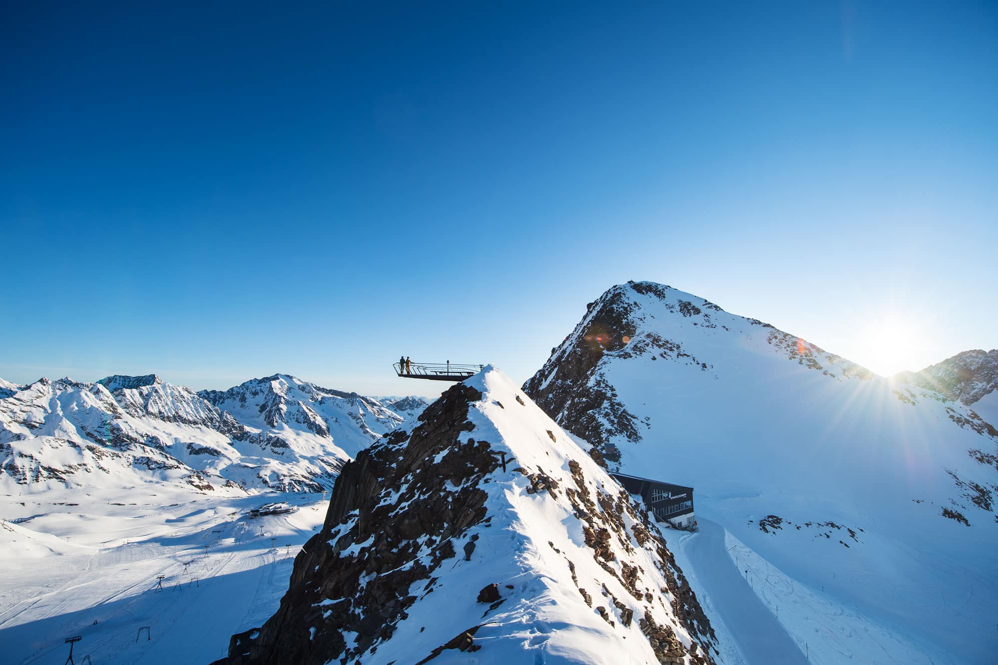 TOP-OF-TYROL-gipfelplattform-panorama-stubaier-gletscher-c-andre-schoenherr