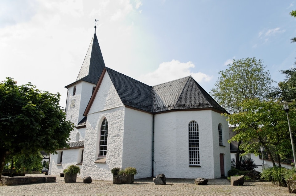 "Bunte Kerke" in Lieberhausen - Der Bergische Panoramasteig