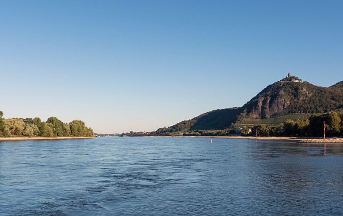 Drachenfels mit Siebengebirge und Rheintal