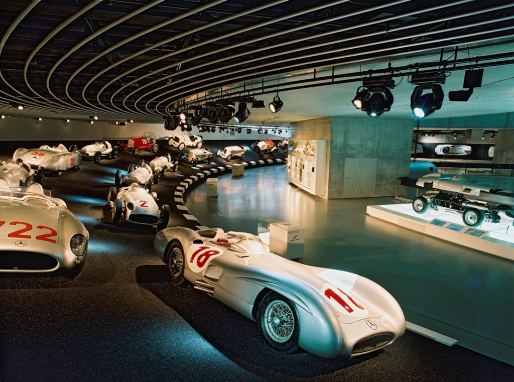 Mercedes-Benz Museum Stuttgart, Ausstellung