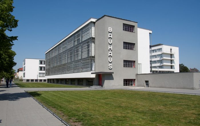 Bauhausgebäude Dessau (Architekt: Walter Gropius, 1925/26), 2011 © Stiftung Bauhaus Dessau, Foto: Yvonne Tenschert