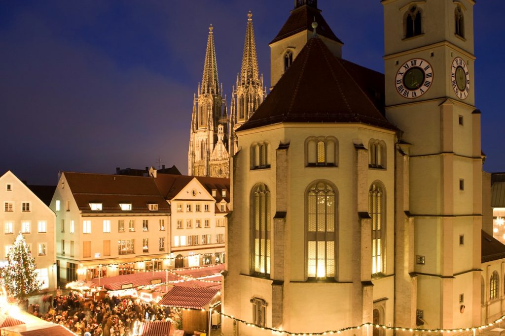 Traditioneller Christkindlmarkt in Regensburg