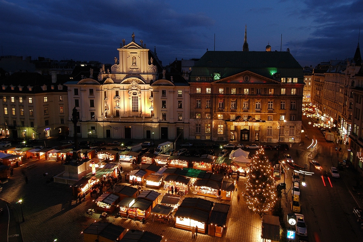 Weihnachtsmarkt im Hof, Wien - Weihnachtsmärkte in Österreich