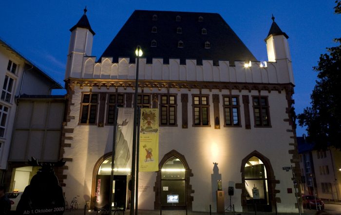 caricatura museum Frankfurt bei Nacht