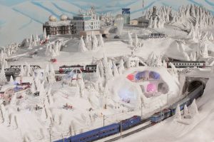 Eishotel und Wetterstation in Schweden