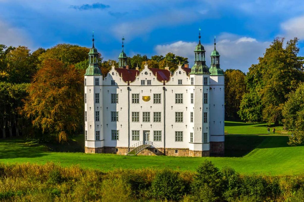 Schloss Ahrensburg - Burgen und Schlösser