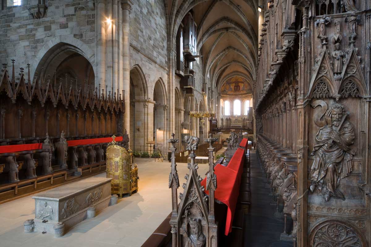 Innenansicht vom Bamberger Dom mit Papstgrab - Die schönsten Kirchen Deutschlands