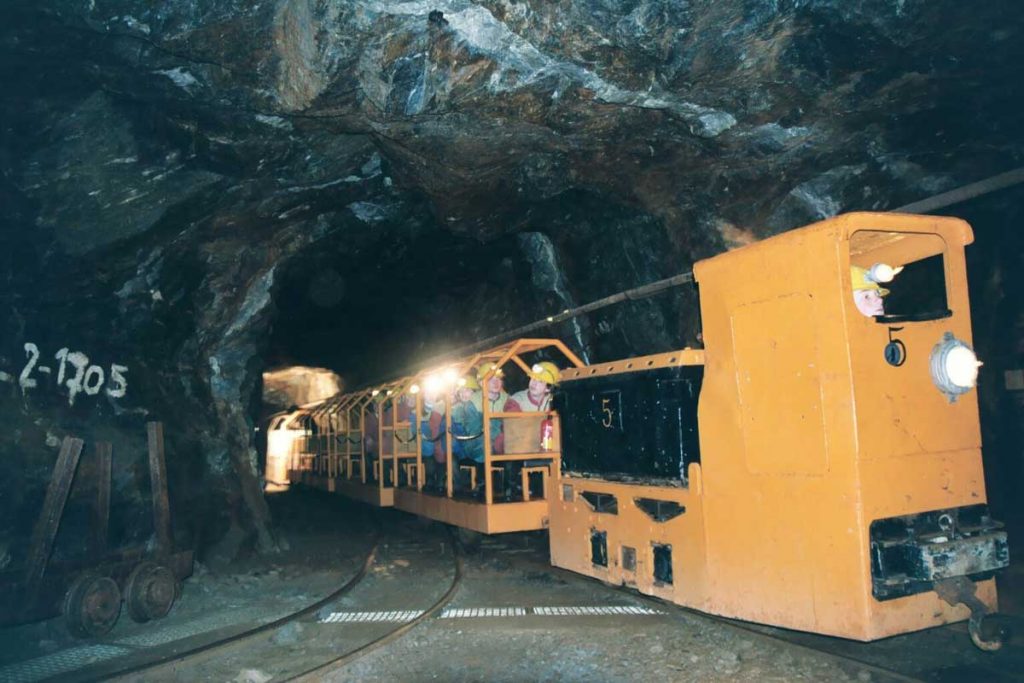 Zinngrube Ehrenfriedersdorf-Grubenbahn im Bergwerk - Höhlen und Schaubergwerke