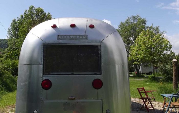 Retro-Caravan Außenansicht Airstream Hotel Jena