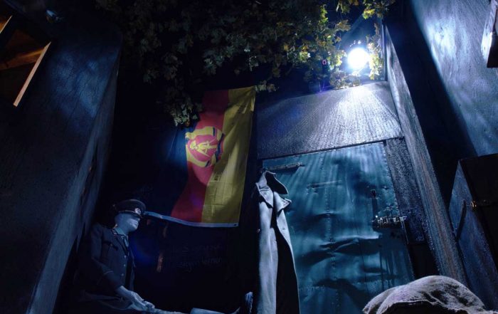 Raum "Tear Down This Wall"