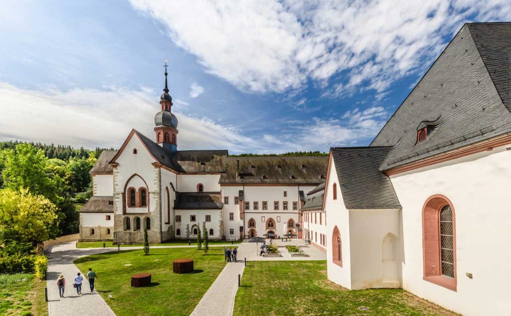 Kloster Eberbach - Rheingauer Rieslingpfad