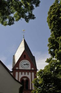 Turm der Bergkirche in Osthofen - RheinTerrassenWeg