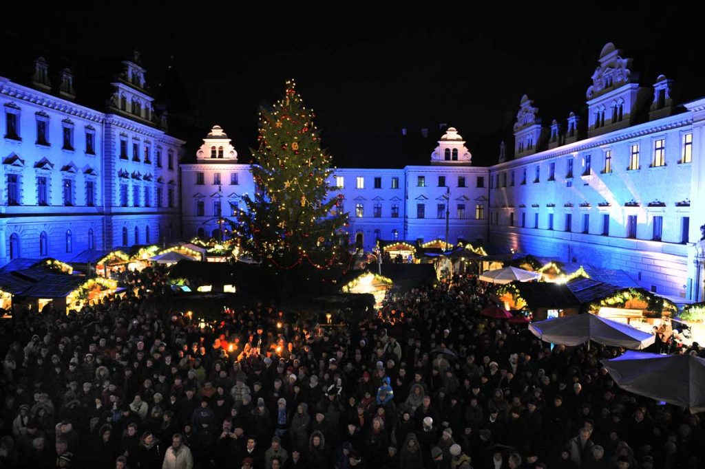 Weihnachtsmarkt auf Schloss Thurn und Taxis - romantische Weihnachtsmärkte