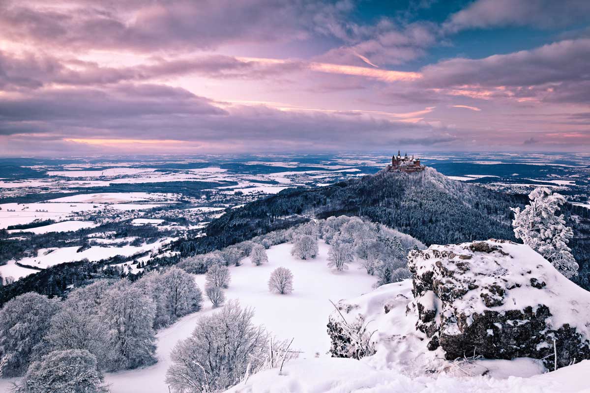 Blick auf die Burg Hohenzollern im Winter - Wintermärchen