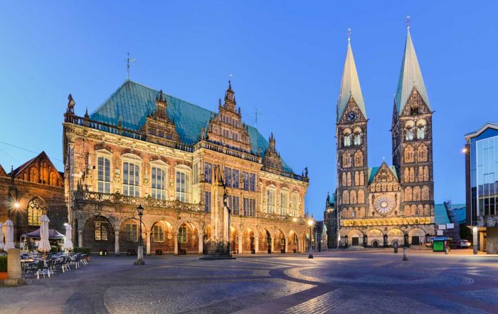 Bremen, Rathaus und Dom - Radfernweg Hamburg-Bremen - Brückenradweg - Reisen mit dem Wohnmobil
