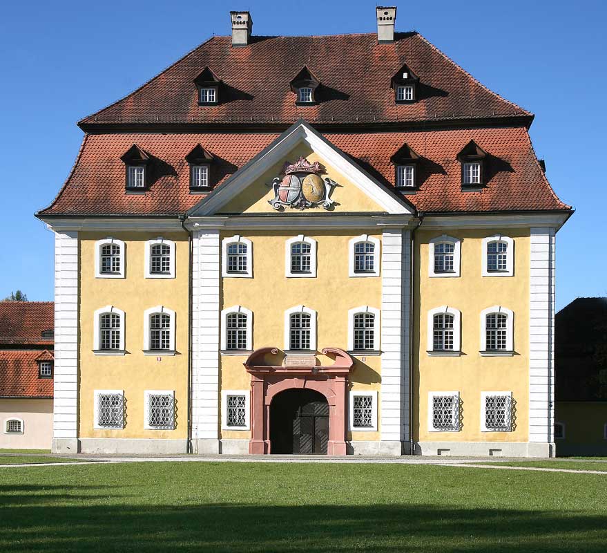 Das 1781 erbaute Hammerherrenschloss in Theuern bei Kümmersbruck ist Sitz des Bergbau- und Industriemuseums Ostbayern