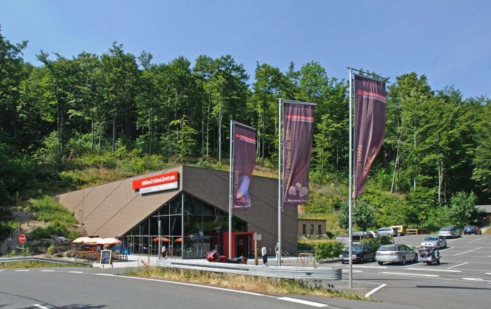 Außenansicht HöhlenErlebnisZentrum