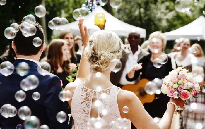 hochzeitspaar seifenblasen