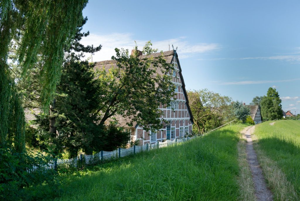 Das Alte Land: Zwischen Apfelbäumen und Fachwerkhäusern