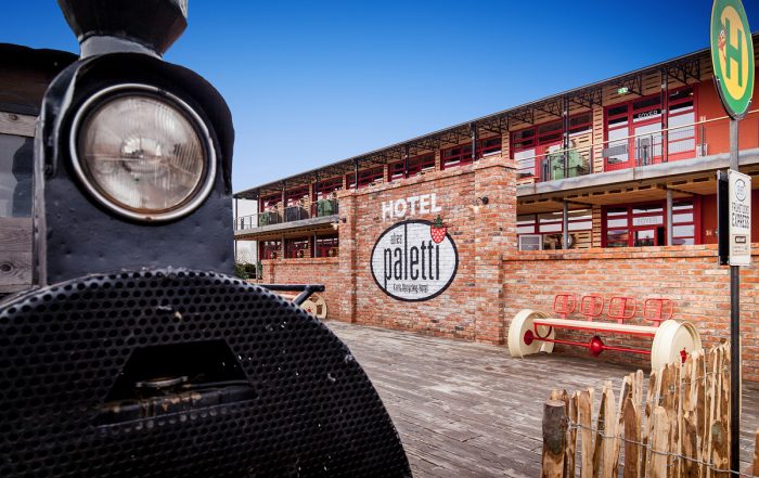 Außenansicht Alles Paletti - Karls Upcycling Hotel