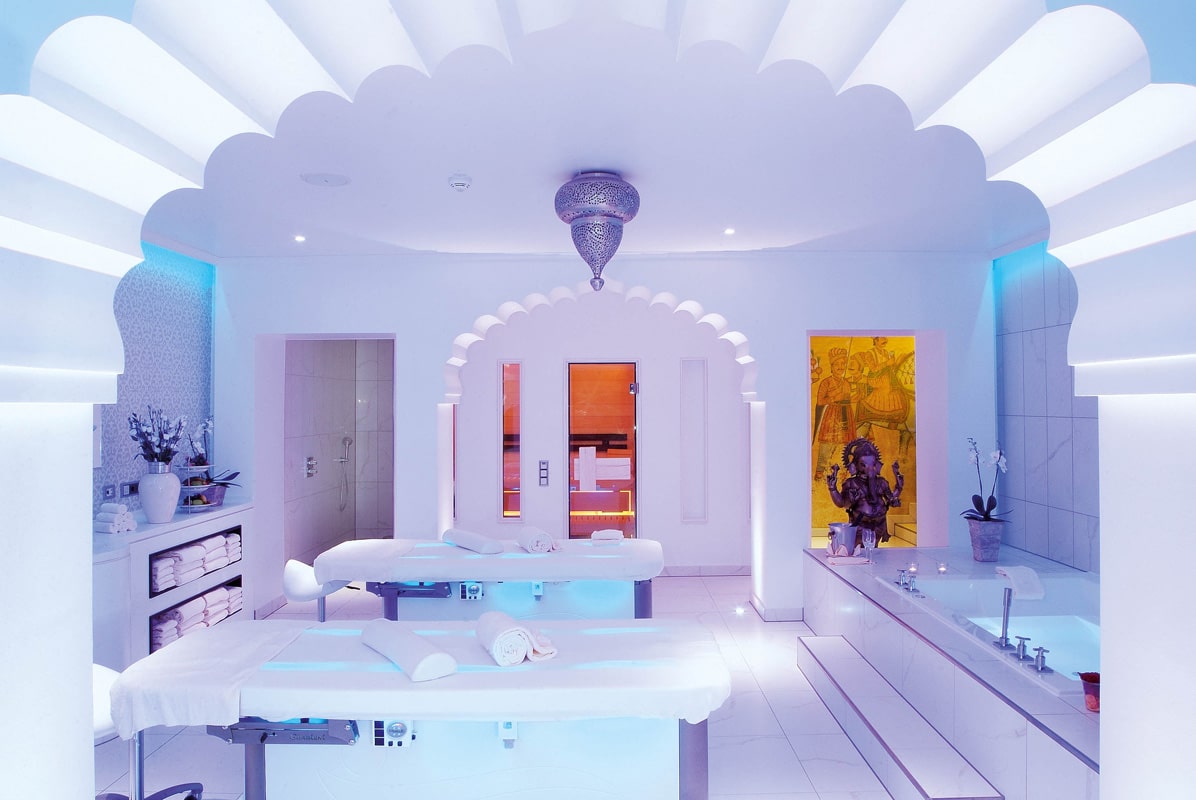 Weiße Suite in den Sieben Welten Therme & Spa Resort - Die schönsten Sauna- und Wellnesslandschaften