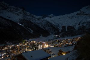 Saas-Fee bei Nacht - Wintersportorte