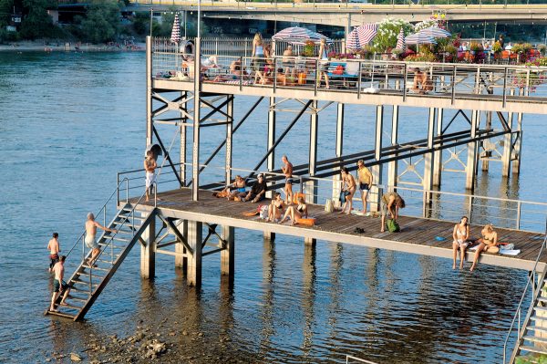 Rheinschwimmen in Basel mit dem Wickelfisch I Der Varta-Führer