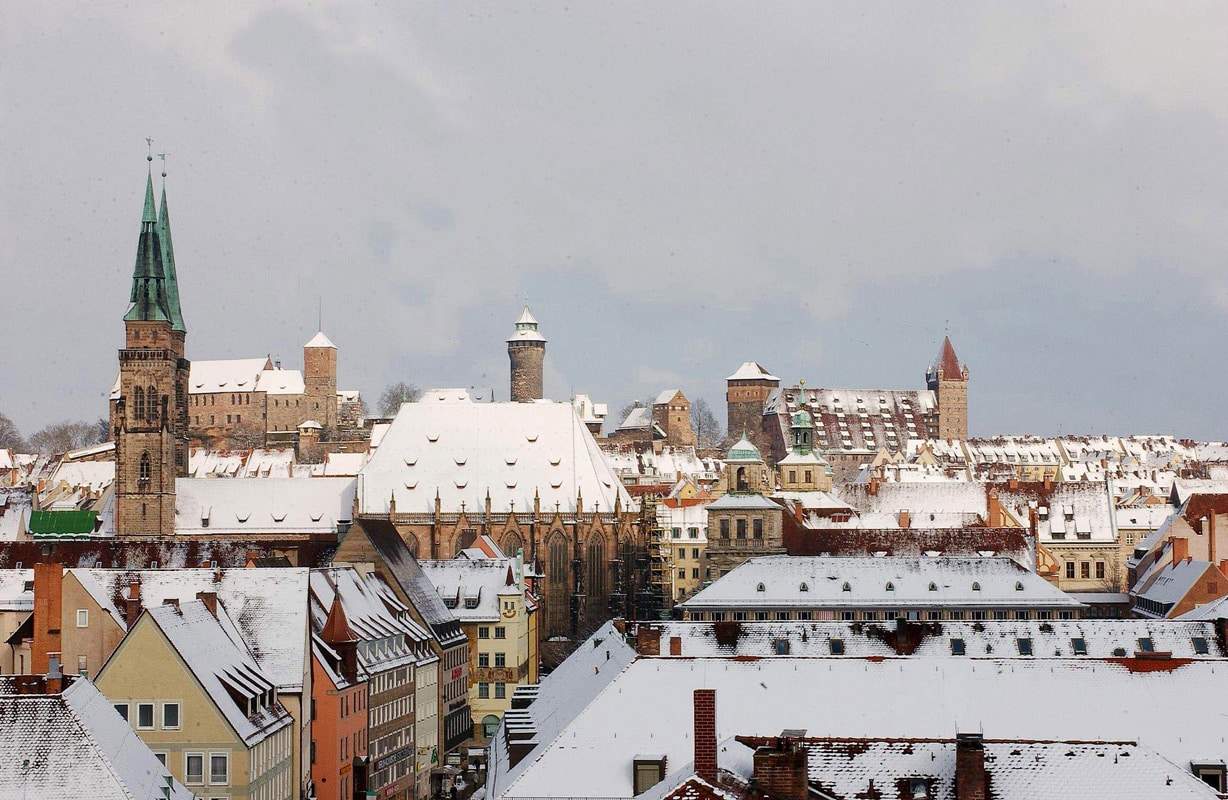 Altstadt Nürnberg mit Kaiserburg im Winter