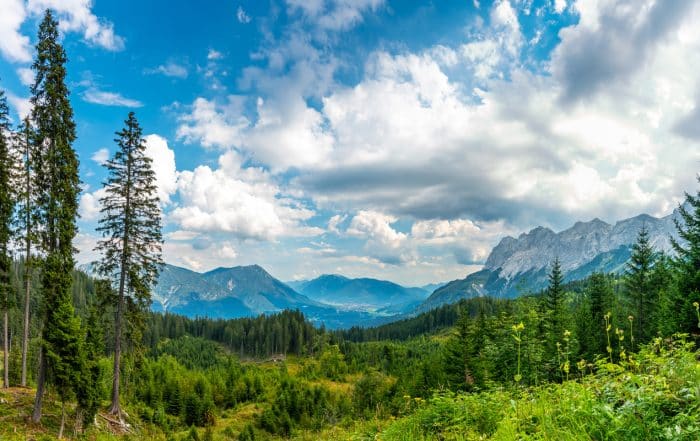 Alpenlandschaft bei Garmisch-Partenkirchen - Spitzenwanderweg