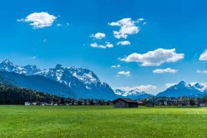 Krün im Landkreis Garmisch-Patenkirchen zwischen Karwendel und Wettersteingebirge - Spitzenwanderweg