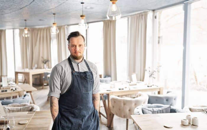 Tony Hohlfeld, Porträt