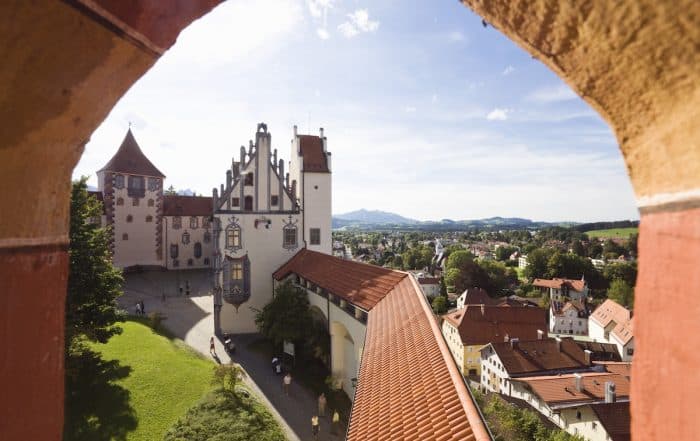 Füssen im Allgäu: Wehrgang und Nordflügel des Hohen Schlosses