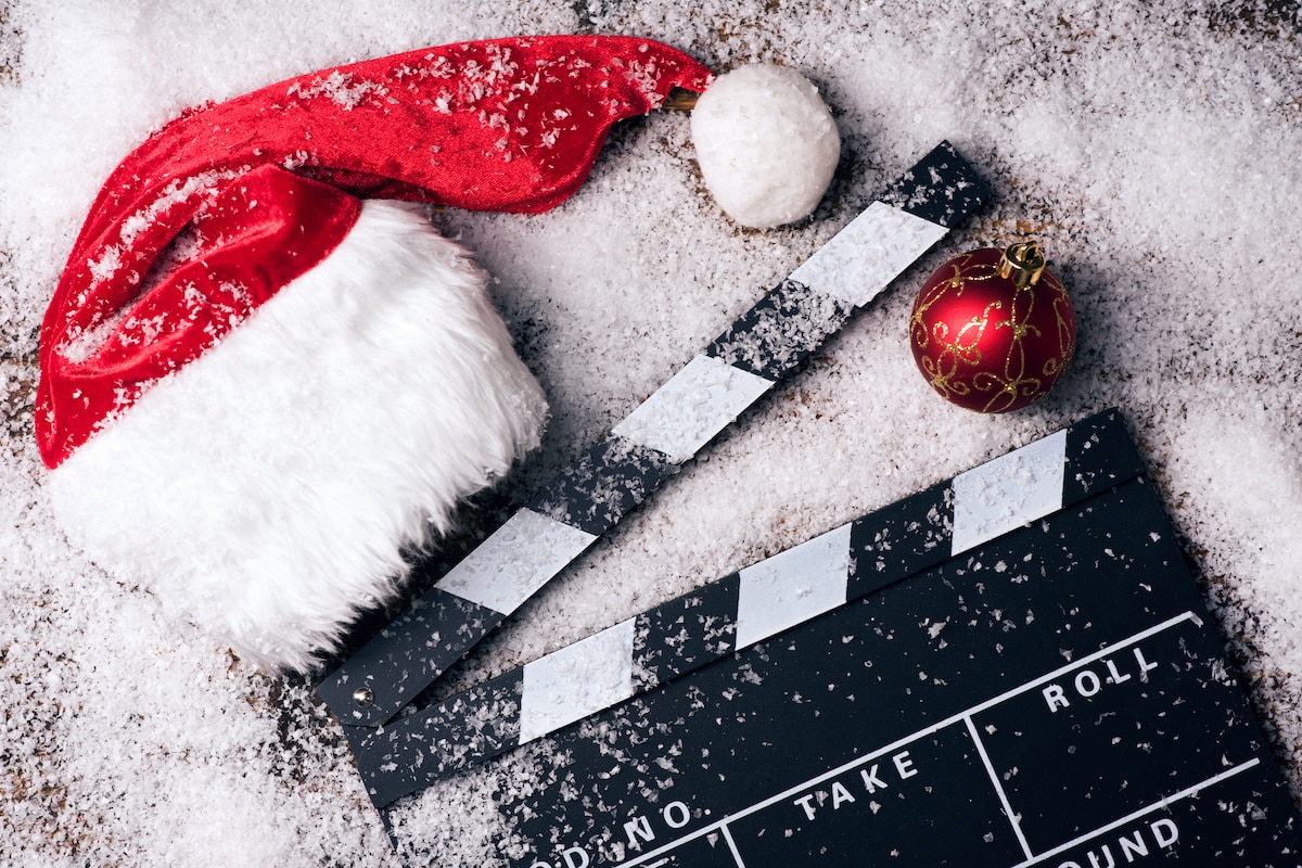 Weihnachtsmütze mit Filmklappe - 10 Filmtipps mit Genussfaktor