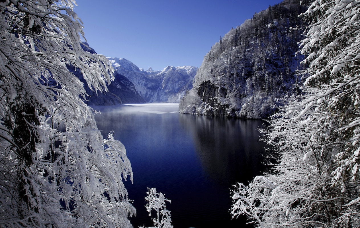 Blick auf den Königssee im Winter - Winterwanderwege im Berchtesgadener Land