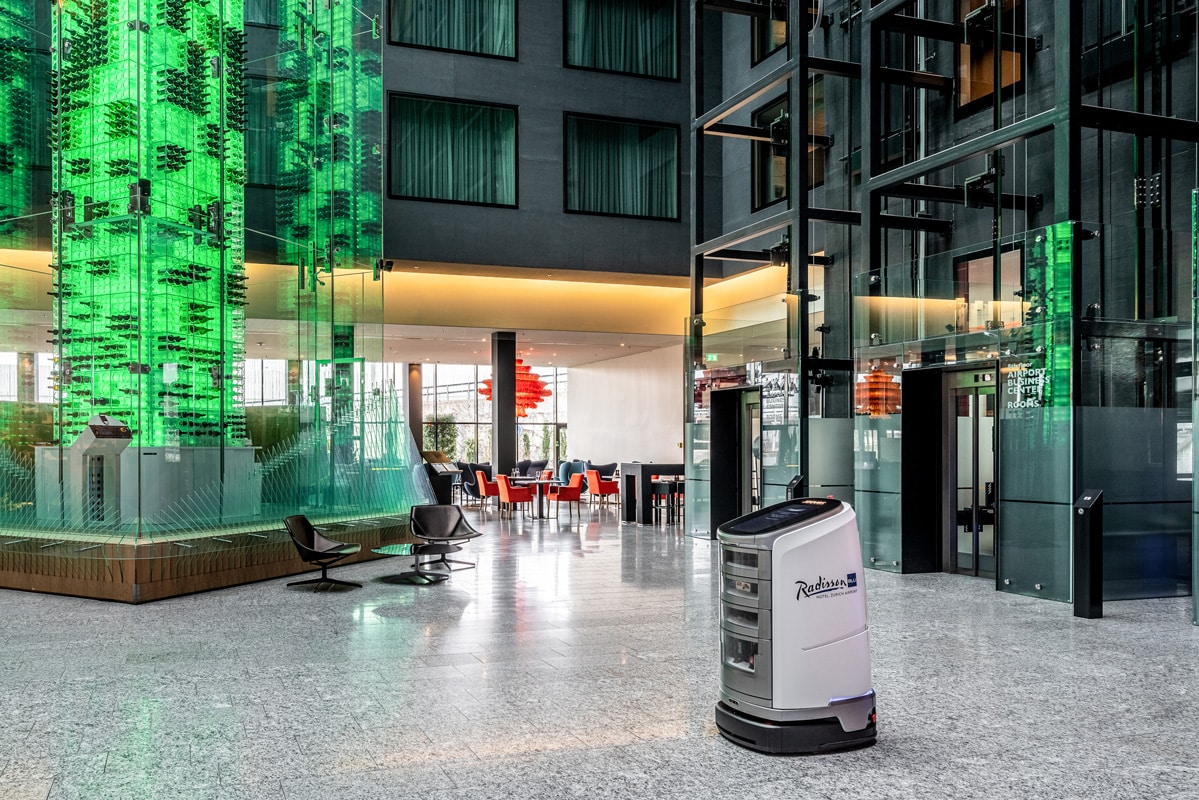 Roboter im Radisson Blu Hotel Zürich Flughafen