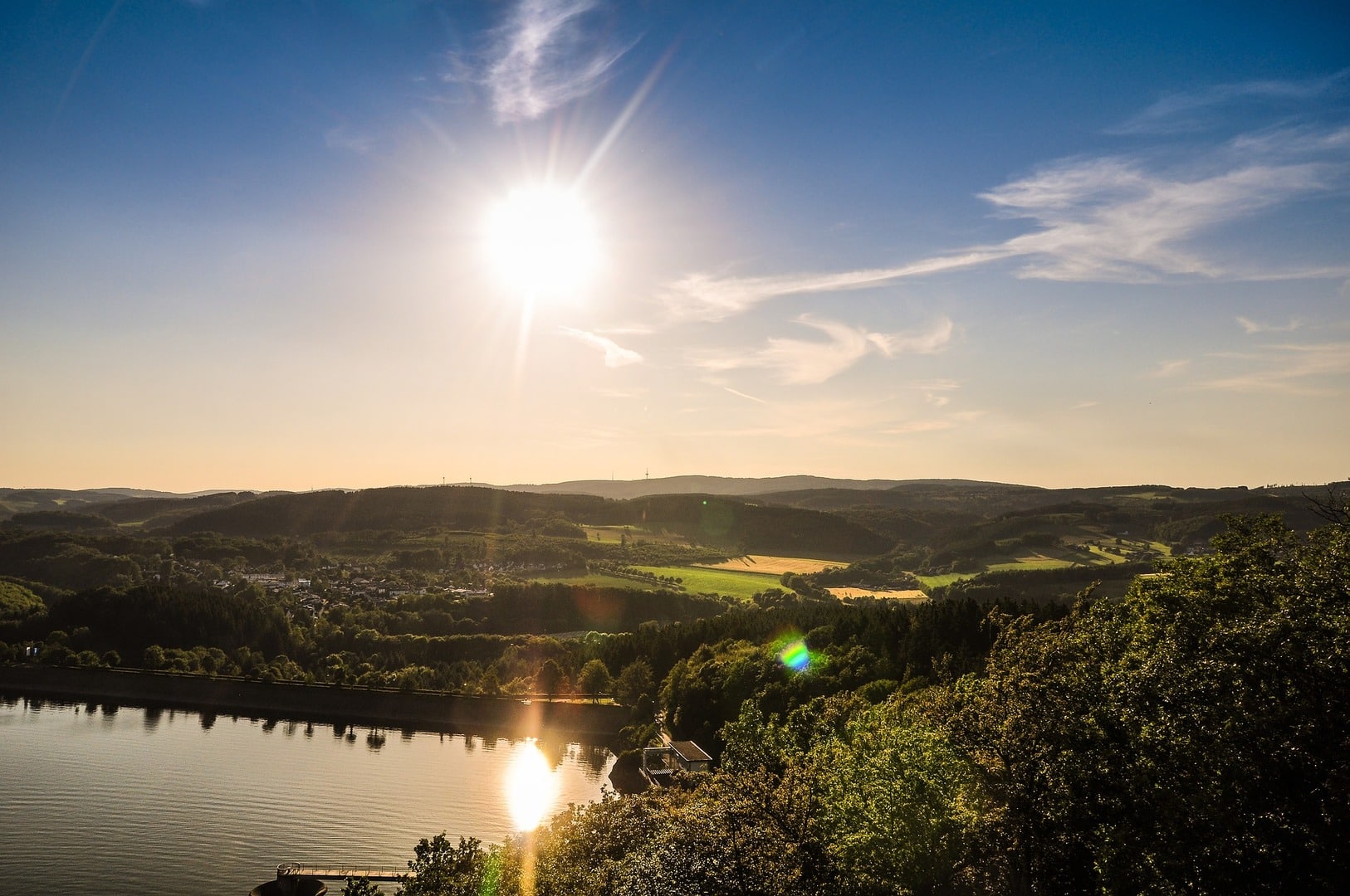 Blick auf See im Sauerland