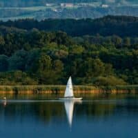 Segelboot auf dem Chiemsee - Seen Bayerns