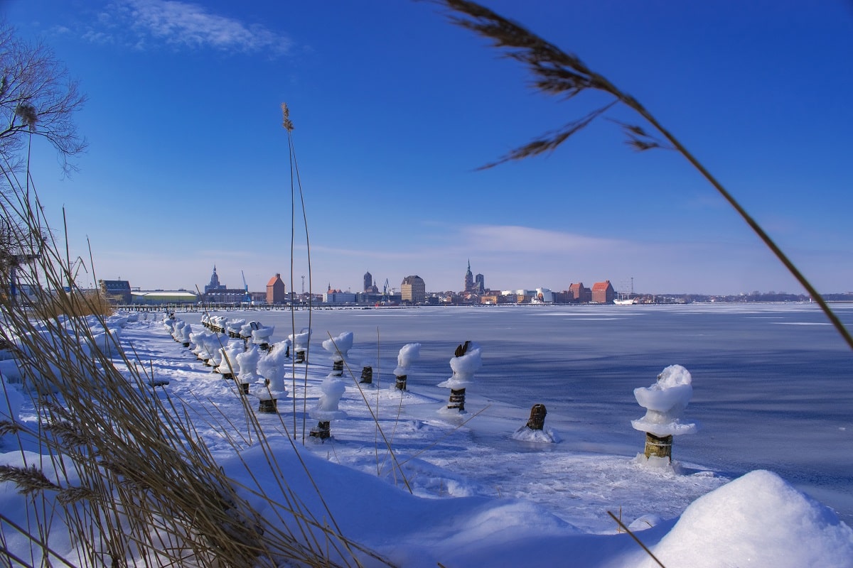 Blick auf Stralsund im Winter