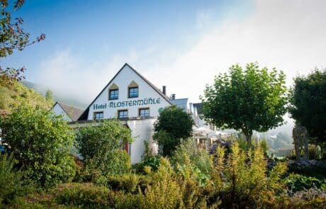 Außenansicht Weinhotel Klostermühle