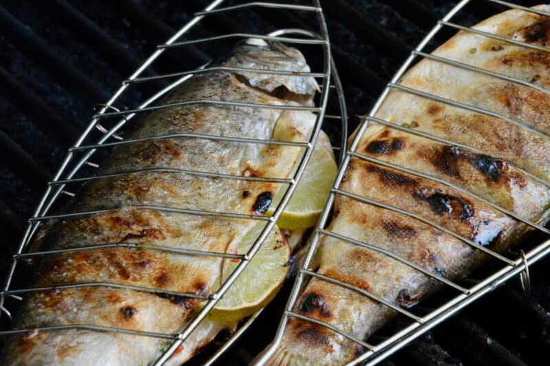 Gegrillte Forelle mit Rucola-Füllung | Der Varta-Führer Gegrillte Forelle mit Rucola-Füllung | Der Varta-Führer