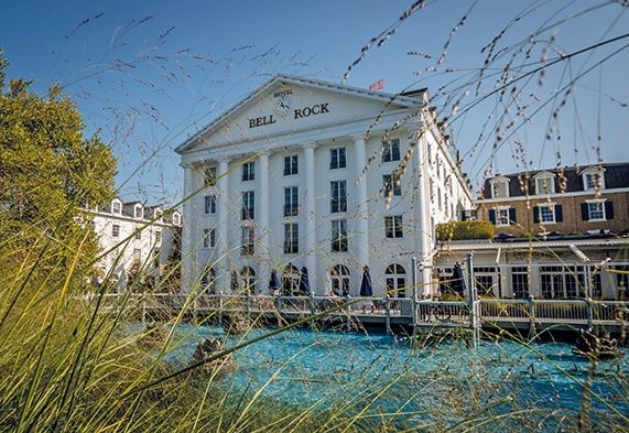 Hotel Bell Rock, Fassade in Rust