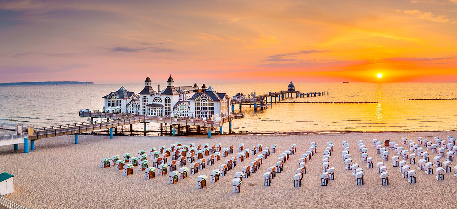 Seebrücke in Sellin bei Sonnenuntergang