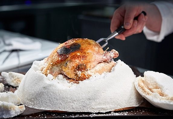 Ganzeh Hühnchen in Salzkruste